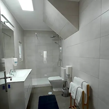 Residencial Mira-mar Hostel Peniche